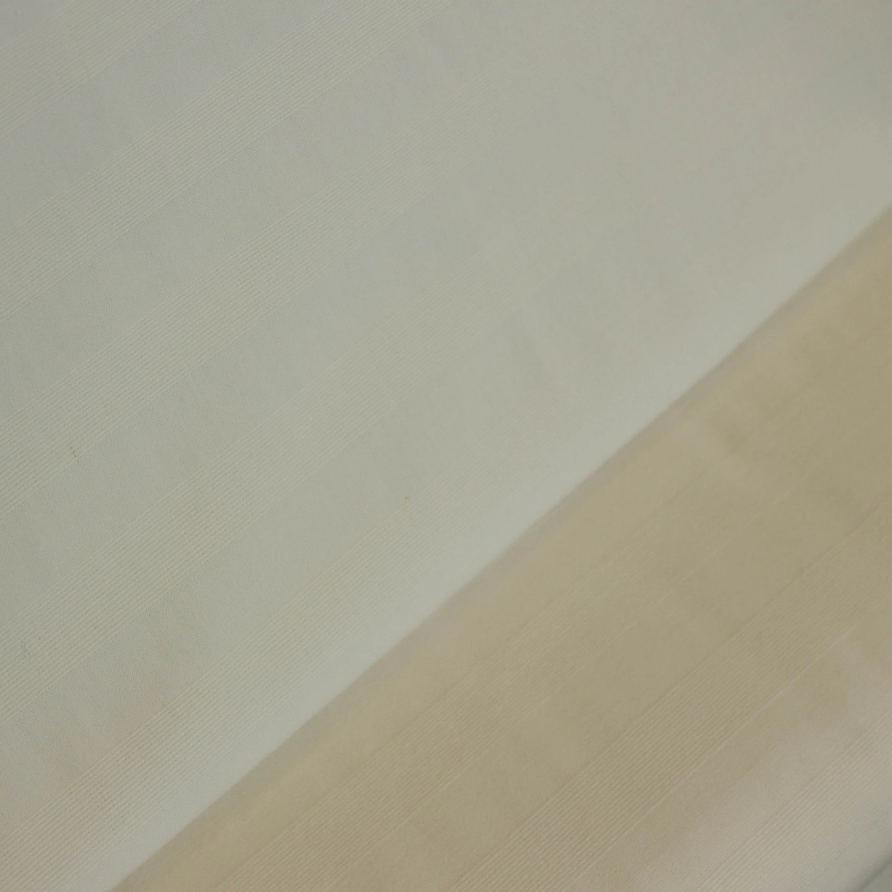Katoen wit met witte jacquard streep